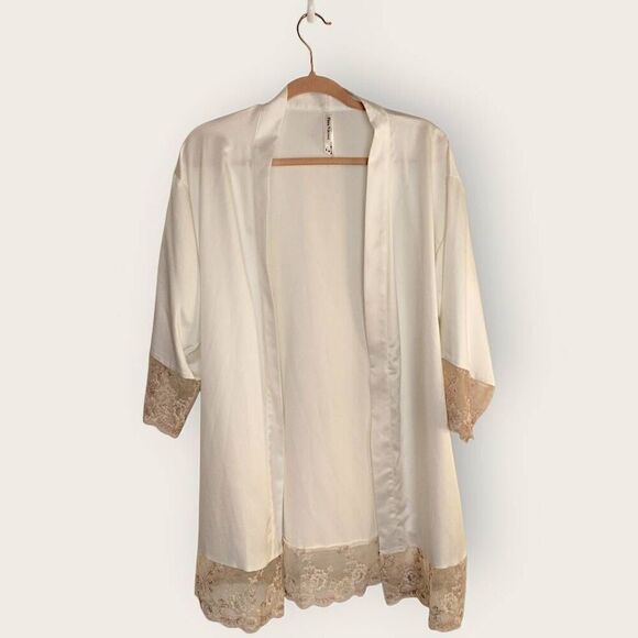 Flora Nikrooz Other - Flora Nikrooz Womens‎ Robe Sz S Open Front Cream Lace Intimates Minimalist Relax
